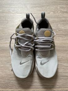 Grey Nike Runners: 5.5
