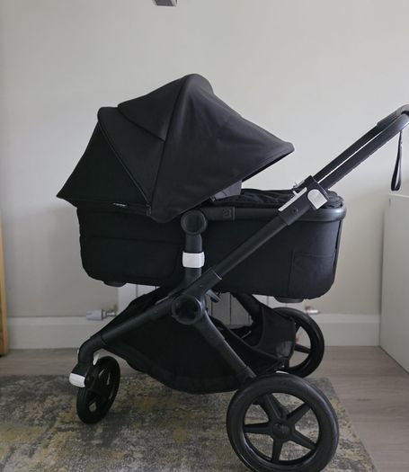 EXTREMELLY GOOD condition Bugaboo Fox 3 with Free car seat adapters