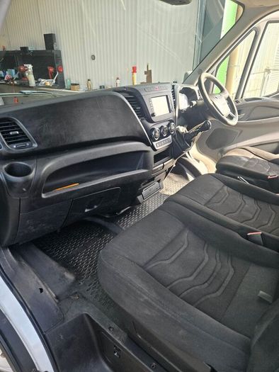 Iveco Daily 2015 Luton /Tail lift ( LOW MILEAGE)
