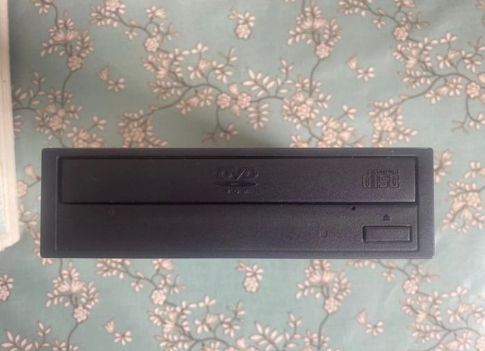 Toshiba/Samsung 16x DVD Master 16e DVD Drive.