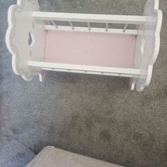 Doll's cot