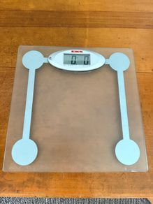 Electronic weighing scales