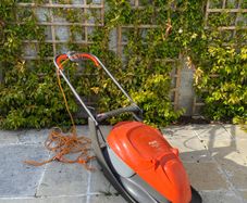 Flymo Easi Glide 300 Lawnmover