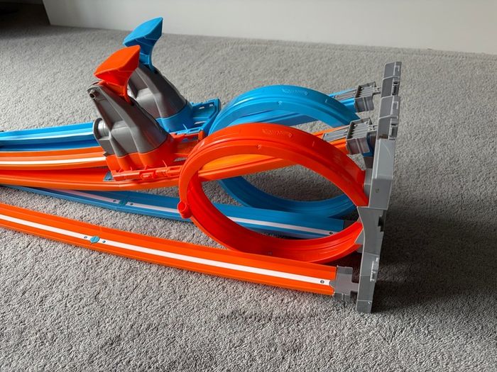 Hotwheels Folding Double Loop