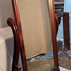 Gentleman's crutch freestanding mirror