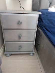 Bedside lockers