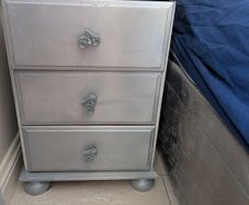 Bedside lockers