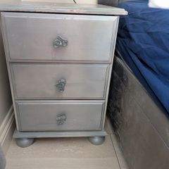 Bedside lockers