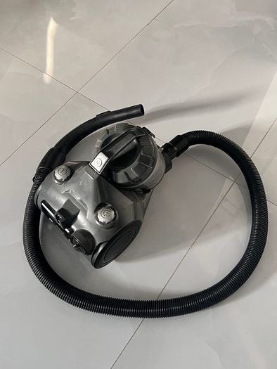 Wired vacuum cleaner
