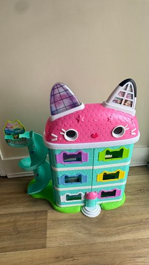Gabbys Interactive Dolls House with Accessories