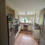 full kitchen Image 8