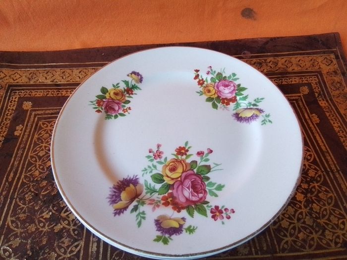 China Tea Plates+ Sugar Bowl