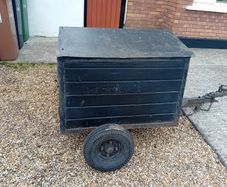 Dog trailer