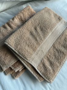 2 New Bath Towels