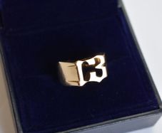 Solid 9ct Gold Lucky 13 Ring  13 Grams
