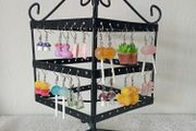 Earring stand plus earrings A