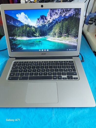 ACER ChromeBook, Silver, 16GB, in excellent condition