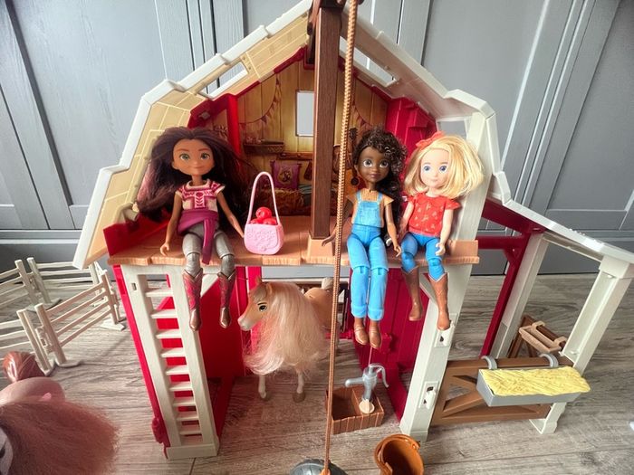 Horse Stable Play Set with Horse Spirit snd other toys from the series