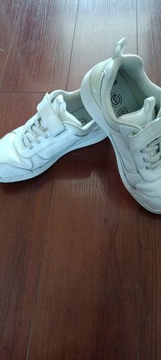 Clarks trainers white