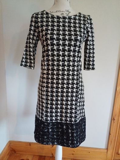 Size 10 Black and White Dress