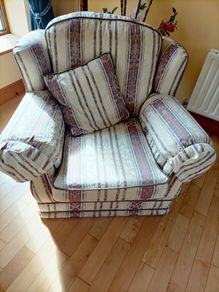 3 2 1 Suite of furniture
