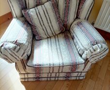 3 2 1 Suite of furniture