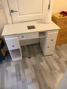 nail table