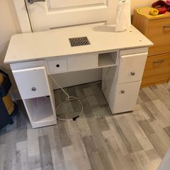 nail table