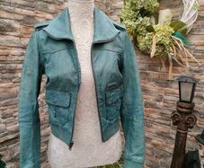 Superdry women's Super Blake leather bomber jacket. Size XS EU 34-36 UK 6-8 Measurements in the photos