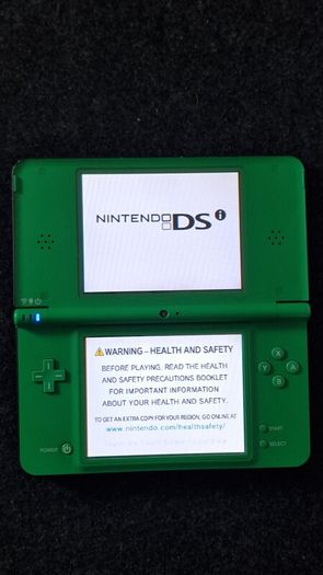 Nintendo DSi XL Green Console 8 Games Bundle