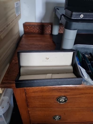 fountain pens , nibs , cases