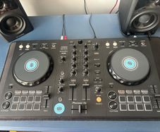 Pioneer DDJ FLX-4, Speakers & Headphone Starter Kit