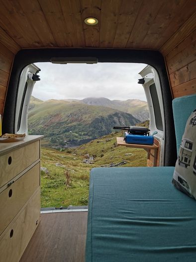 Cosy Volkswagen Caddy Maxi Camper