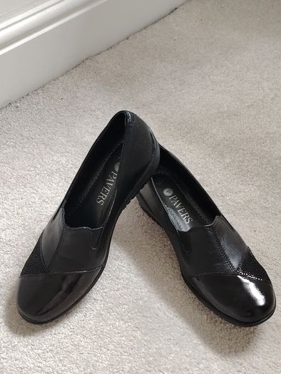 Slip-on Comfort Shoe - Size #4 narrow fitting
