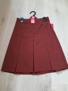 brand new school Skirt size 9-10 years