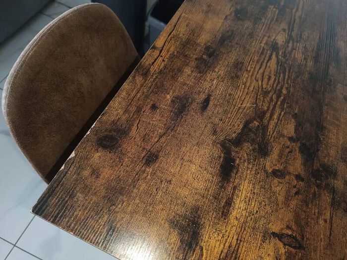 breakfast bar and stools