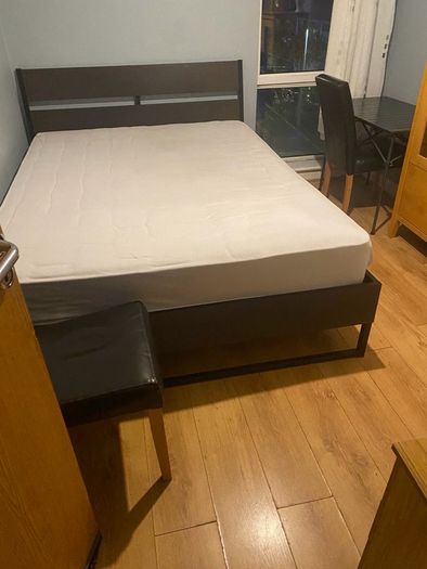 Double bed frame w/ mattress