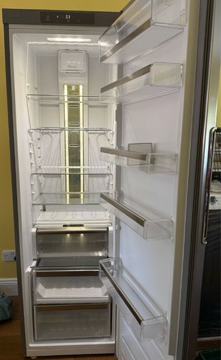 Whirlpool Freestanding Larder Fridge (358ltr)