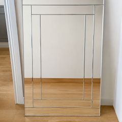 wall mirror
