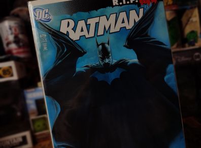 Batman ! Issue #676 ! Batman R.I.P ! 2008 ! by DC Comics !