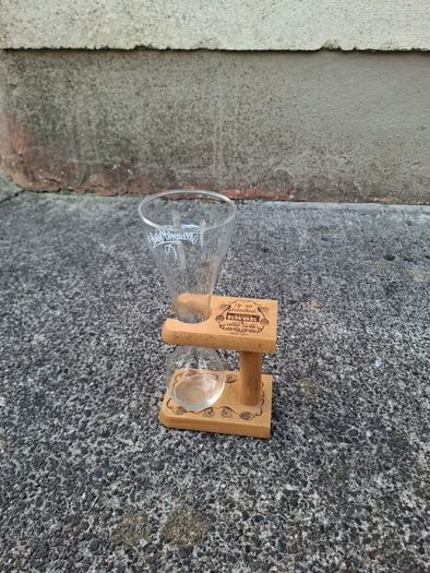 Kwak belgian beer glass possible to post