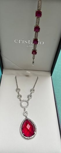 Beautiful Pendant & Matching Bracelet