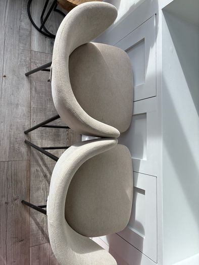 2 Breakfast Bar Stools by KAVEHOME