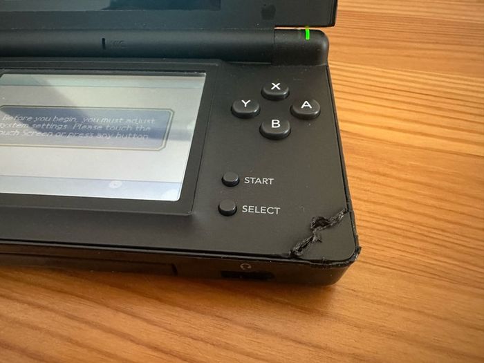 Nintendo DS Lite (Needs repair)