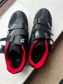 Peloton bike shoes size 6