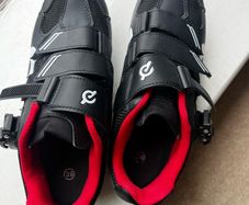 Peloton bike shoes size 6