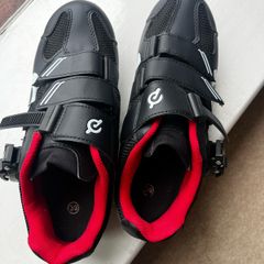 Peloton bike shoes size 6