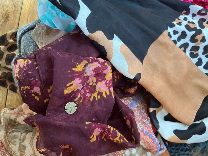 womens scarves bunch