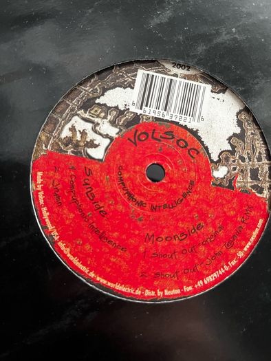 10e each Techno 12" vinyl