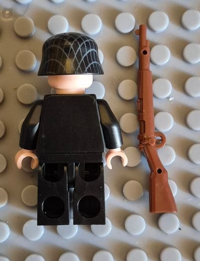 Lego compatible, military figures, German infantry. 15 figures plus rifles.